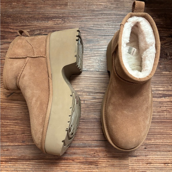 NWOT UGG Classic Ultra Mini New Heights Boot - Picture 6 of 10